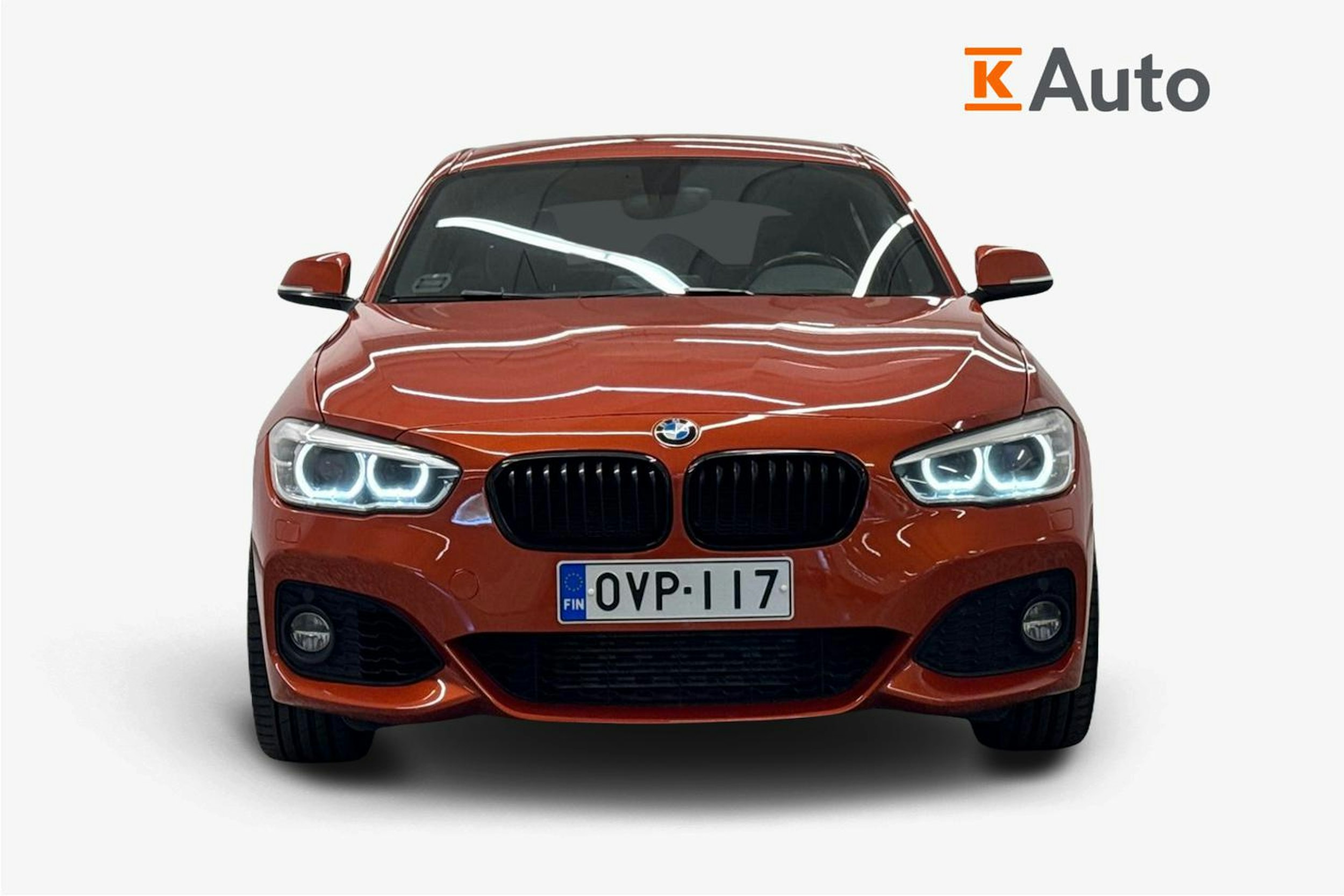 oranssi BMW 118 2017 kuva 4.
