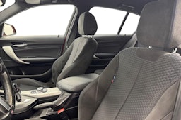 oranssi BMW 118 2017 kuva 9.
