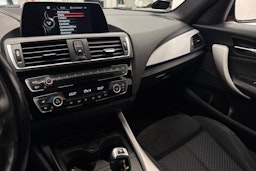 oranssi BMW 118 2017 kuva 17.