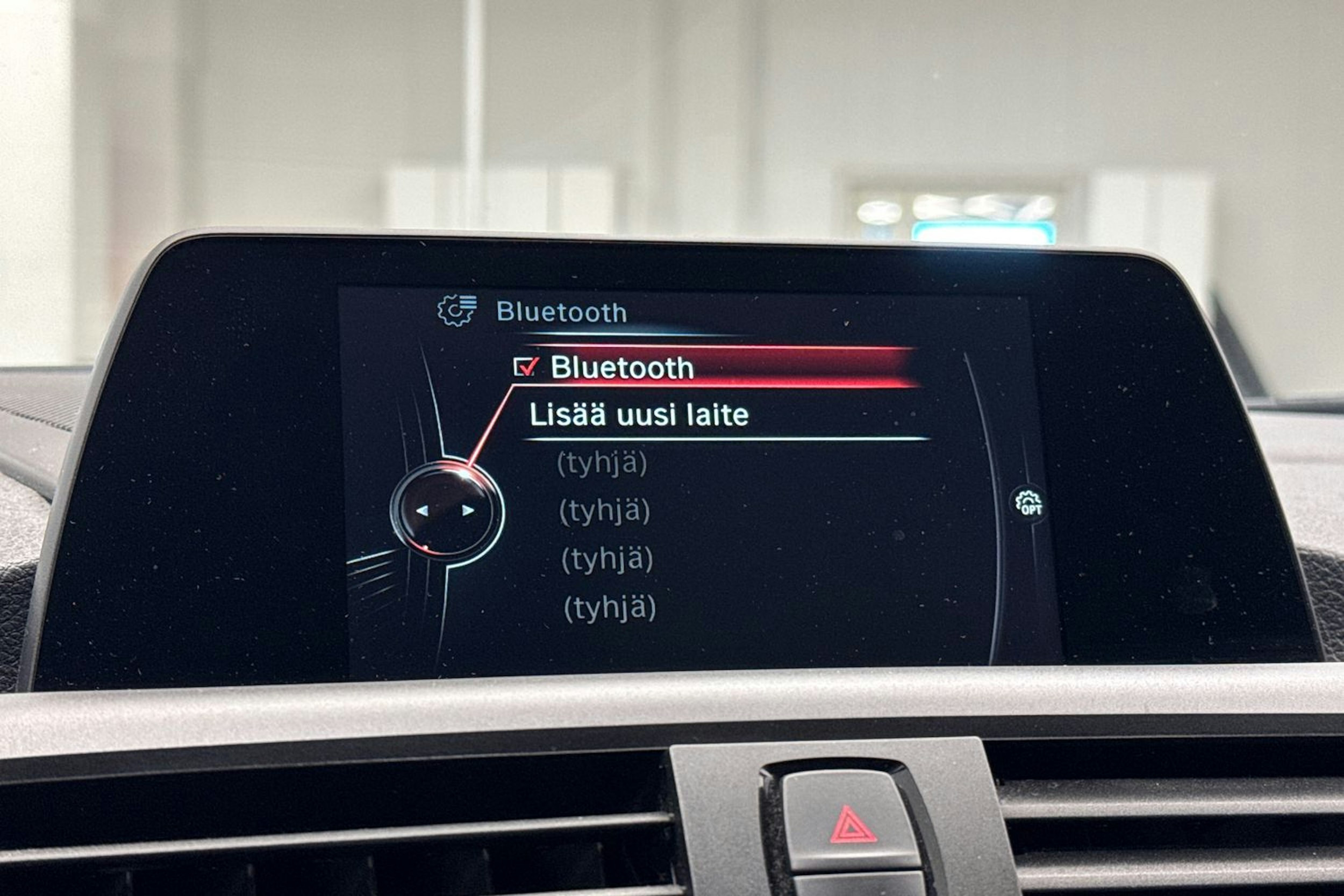 oranssi BMW 118 2017 kuva 21.