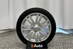 oranssi BMW 118 2017 kuva 34.
