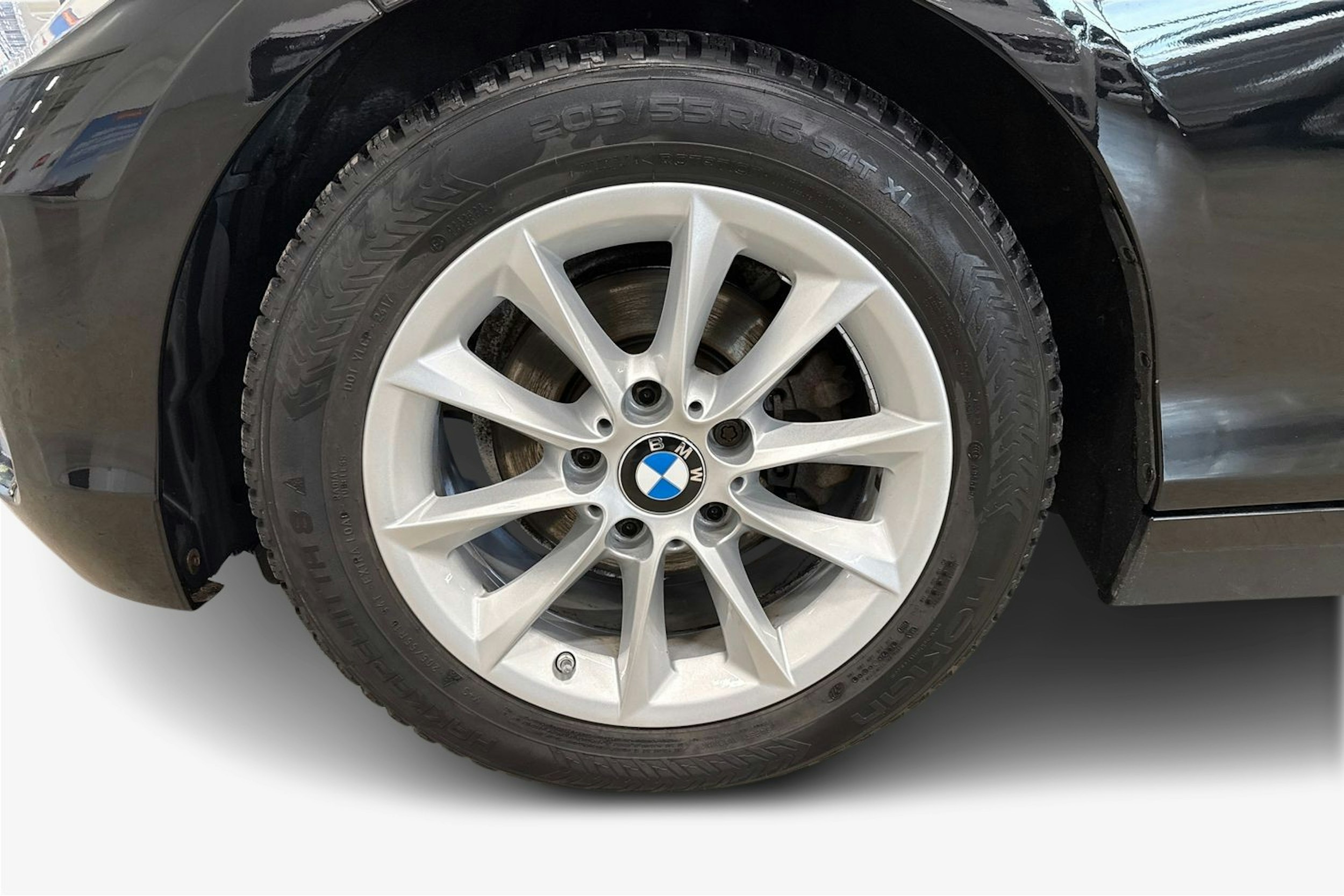 musta BMW 118 2018 kuva 11.