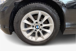 musta BMW 118 2018 kuva 11.