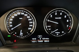 musta BMW 118 2018 kuva 16.