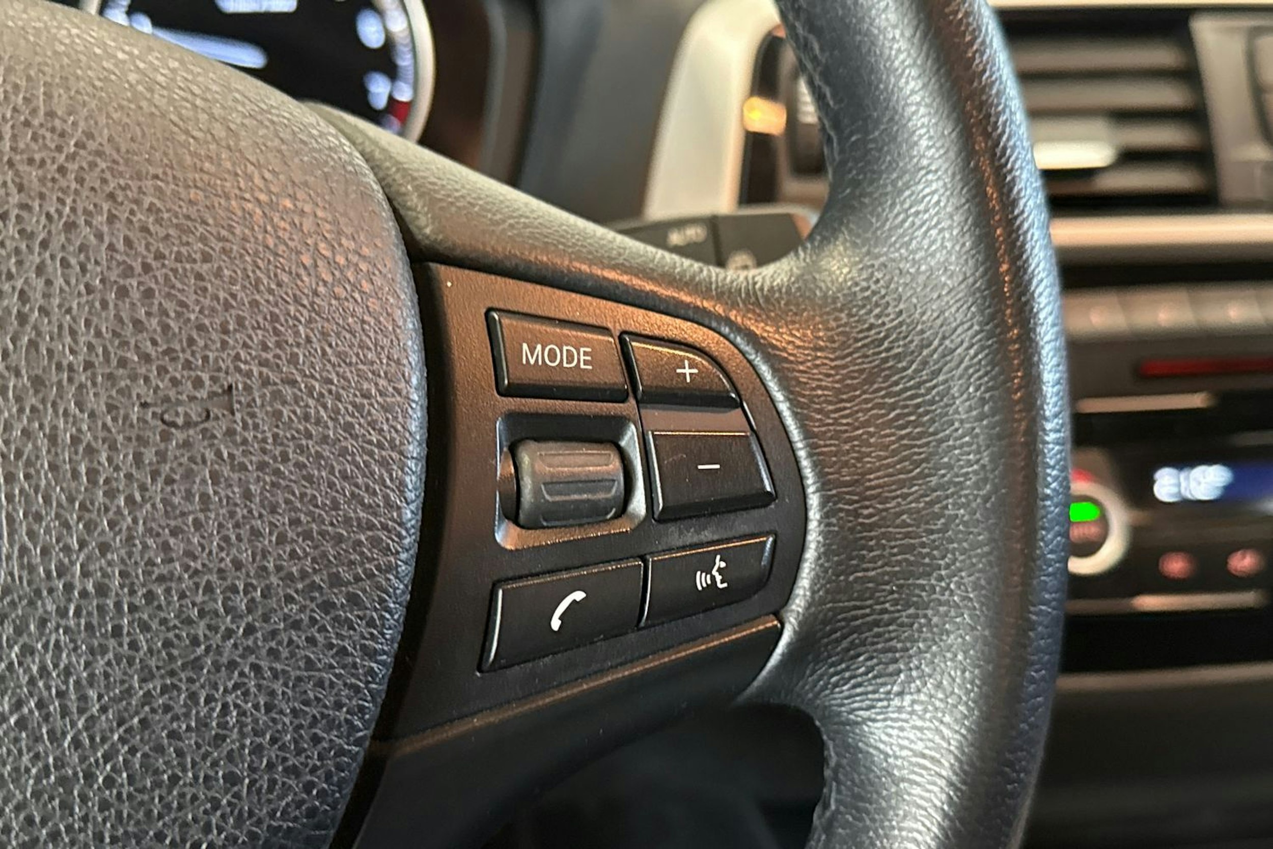 musta BMW 118 2018 kuva 19.