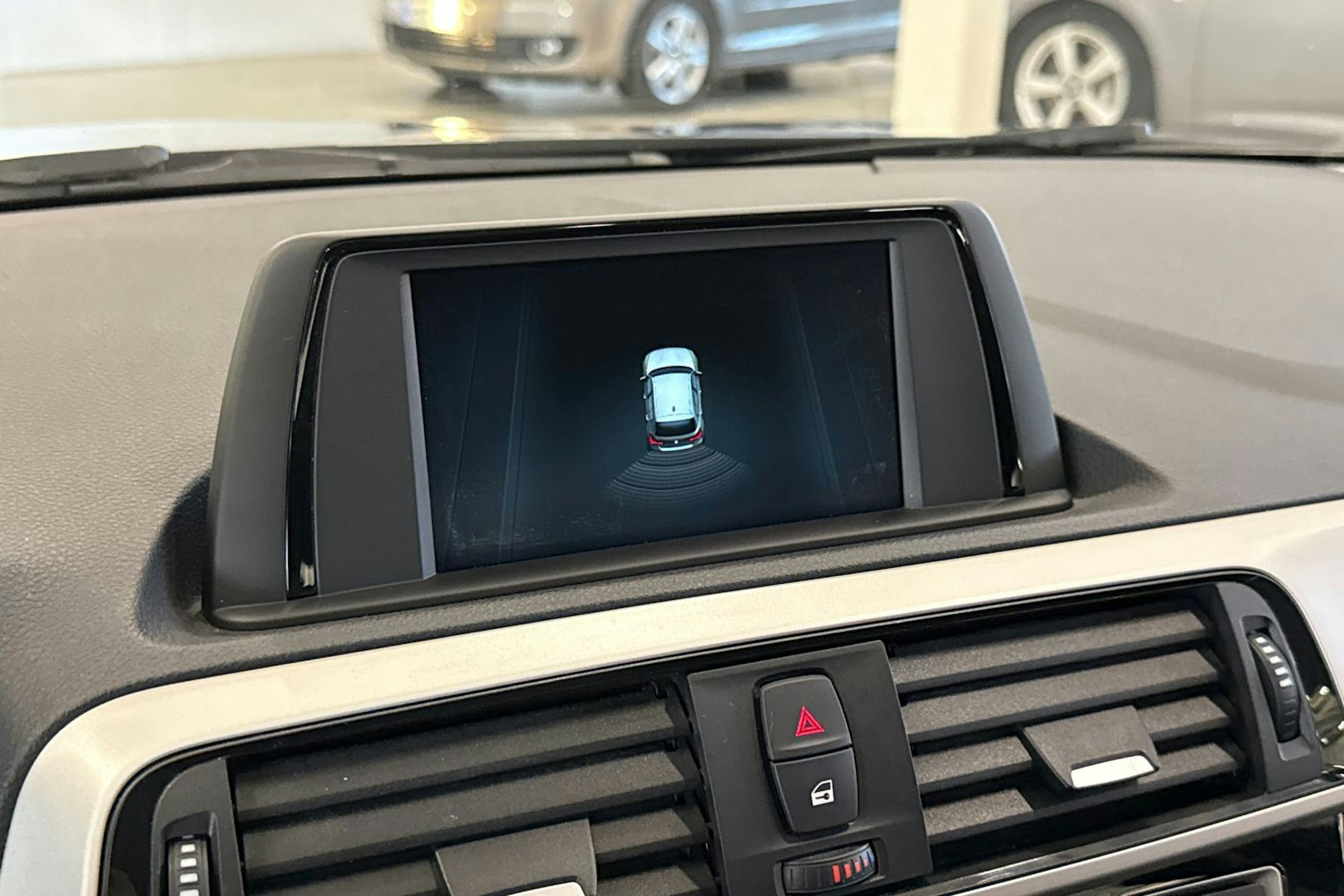 musta BMW 118 2018 kuva 20.