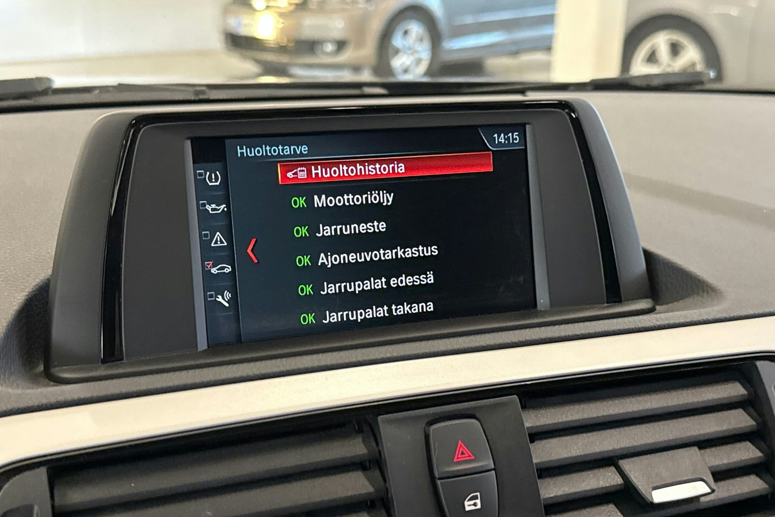 musta BMW 118 2018 kuva 21.