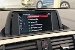 musta BMW 118 2018 kuva 21.