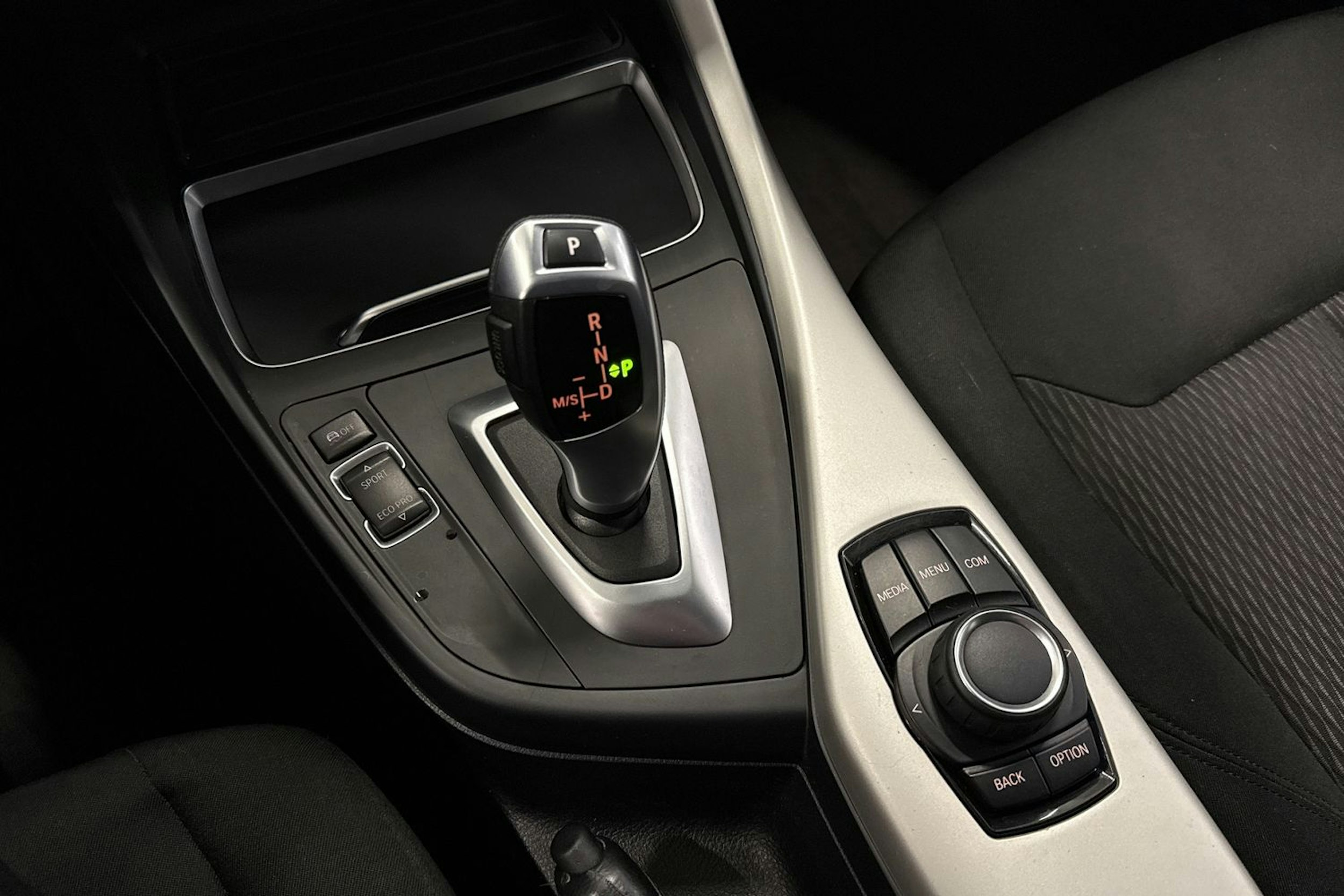 musta BMW 118 2018 kuva 23.