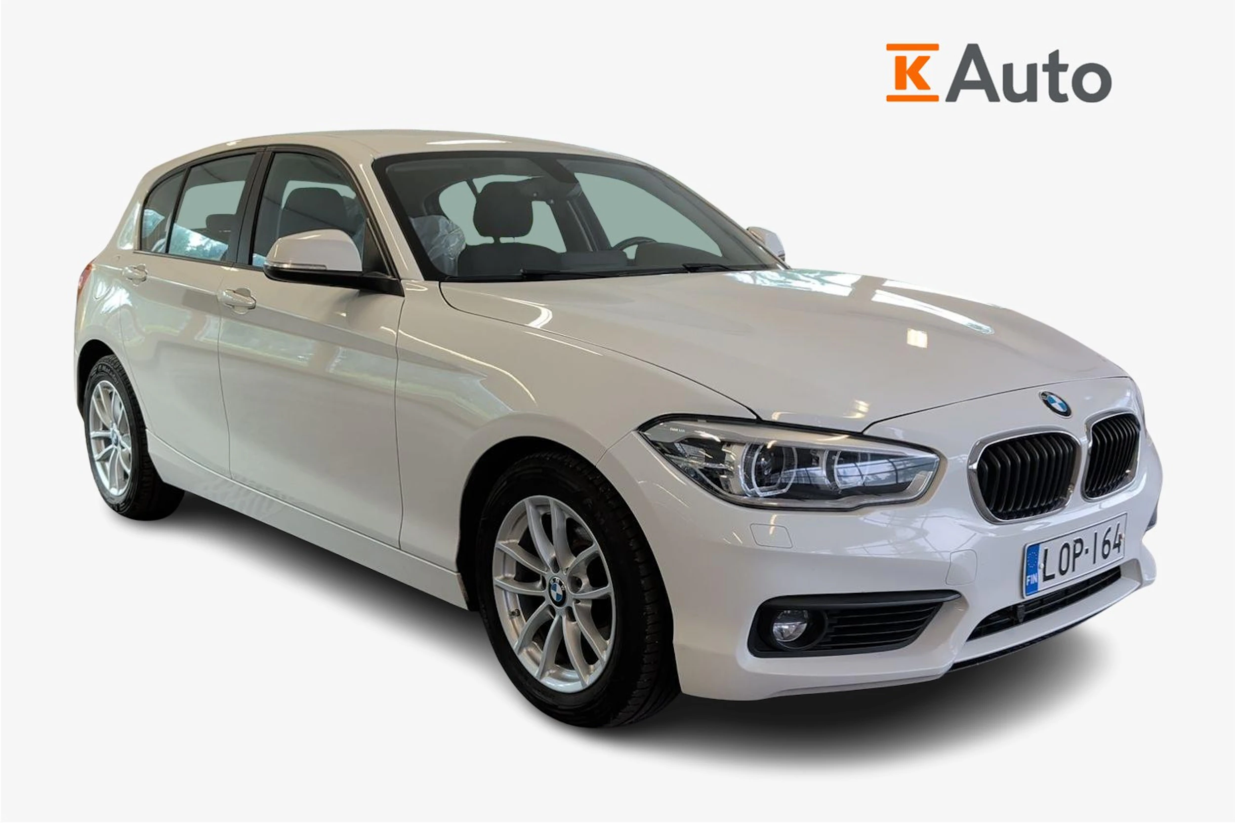 valkoinen BMW 118 2018 kuva 1.
