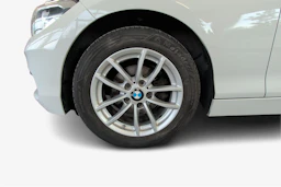 valkoinen BMW 118 2018 kuva 9.