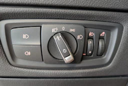 valkoinen BMW 118 2018 kuva 16.