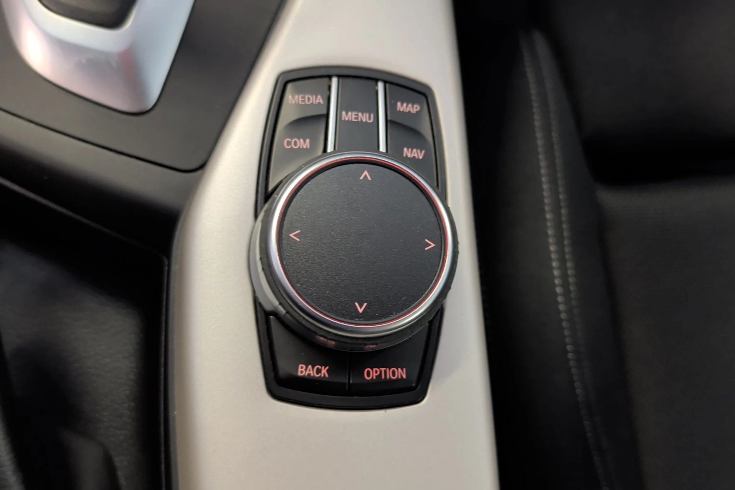 valkoinen BMW 118 2018 kuva 18.