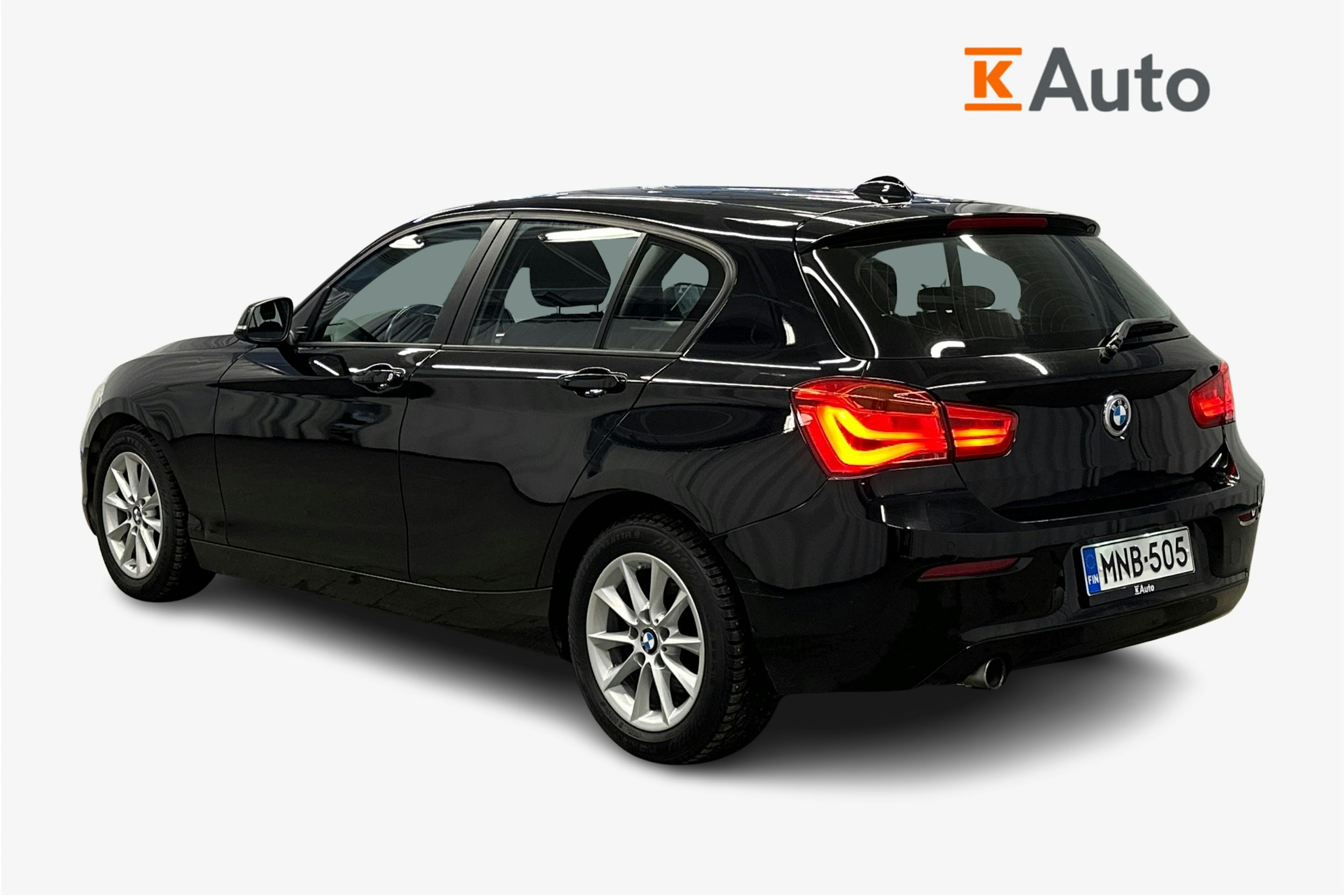 Musta BMW 118 2018 kuva 2.