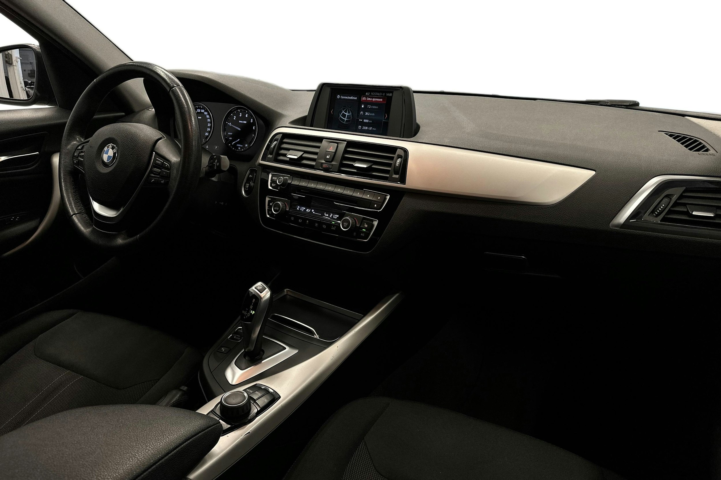 Musta BMW 118 2018 kuva 9.