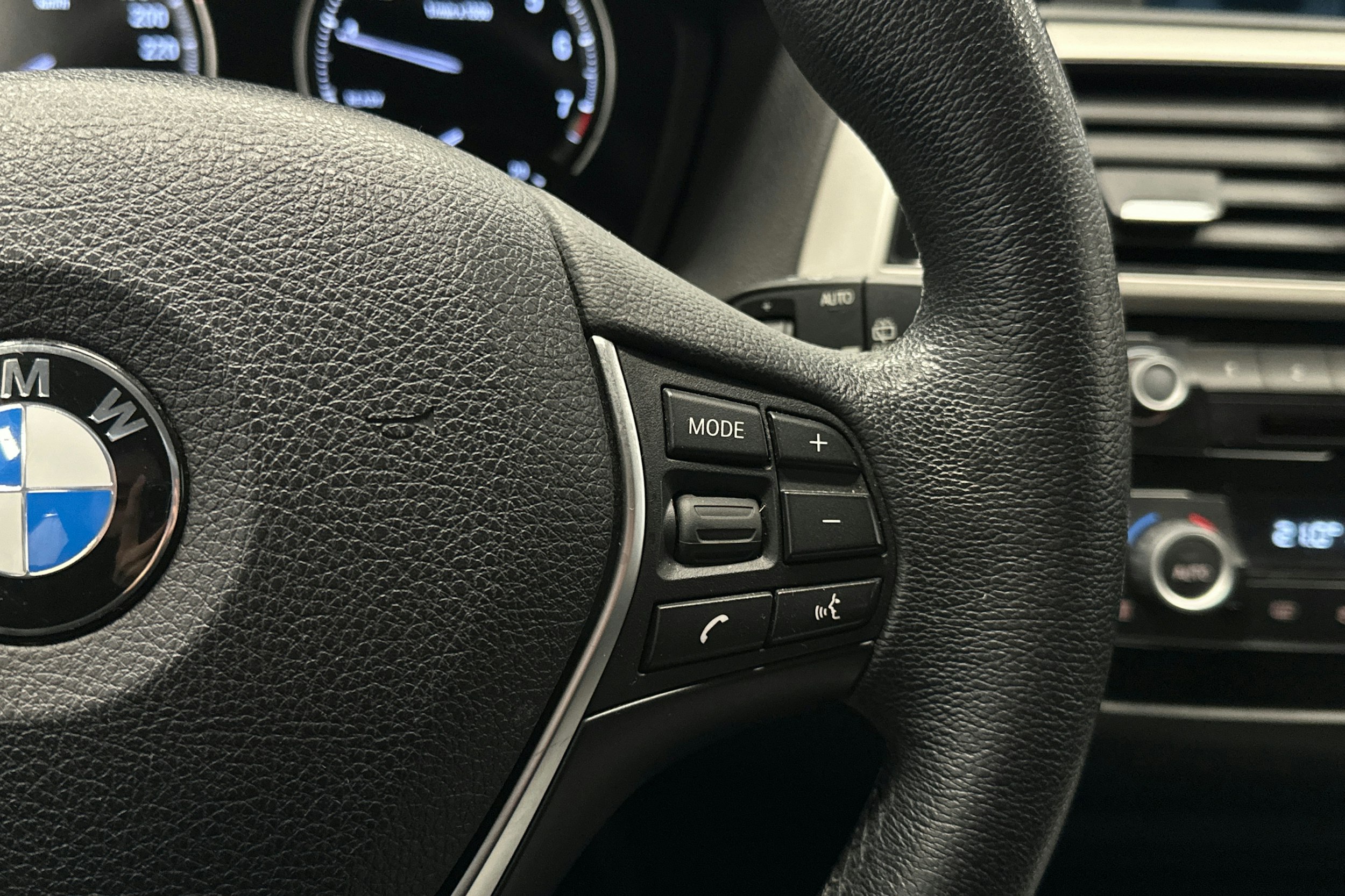 Musta BMW 118 2018 kuva 18.