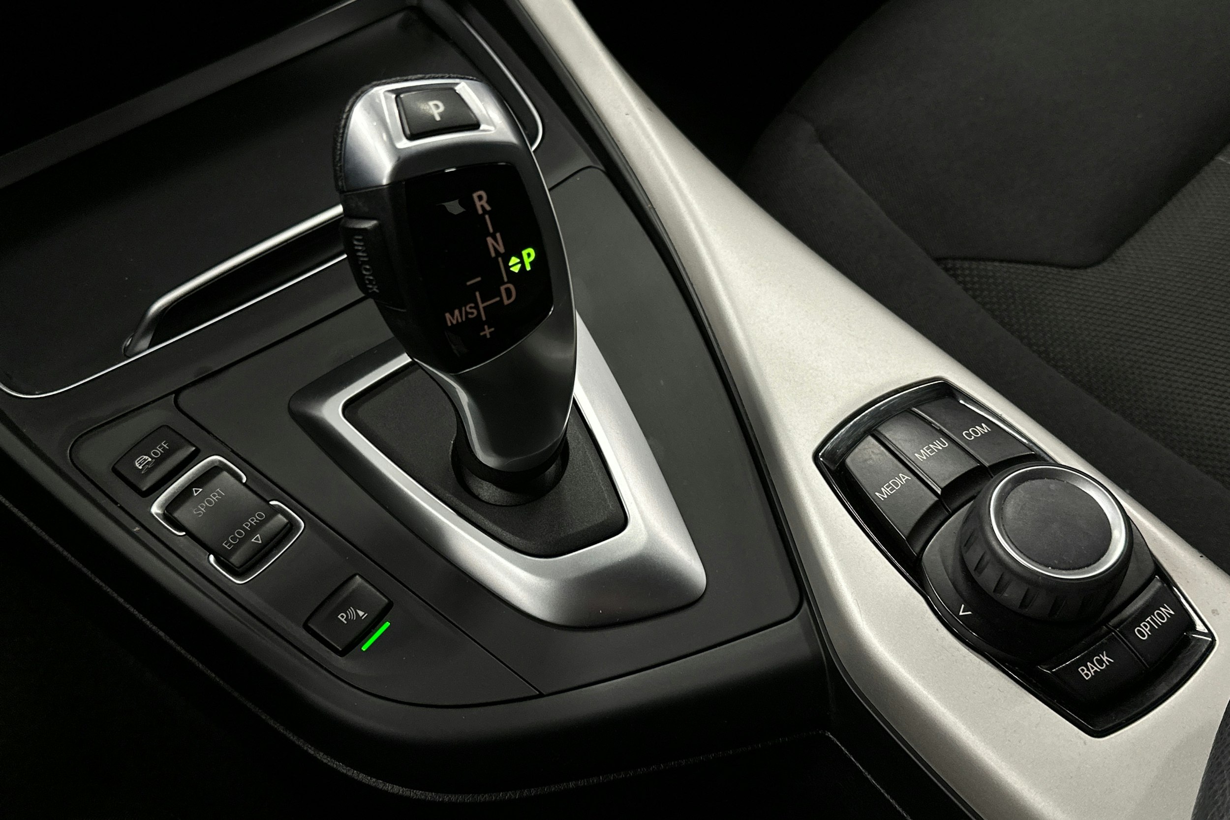 Musta BMW 118 2018 kuva 26.