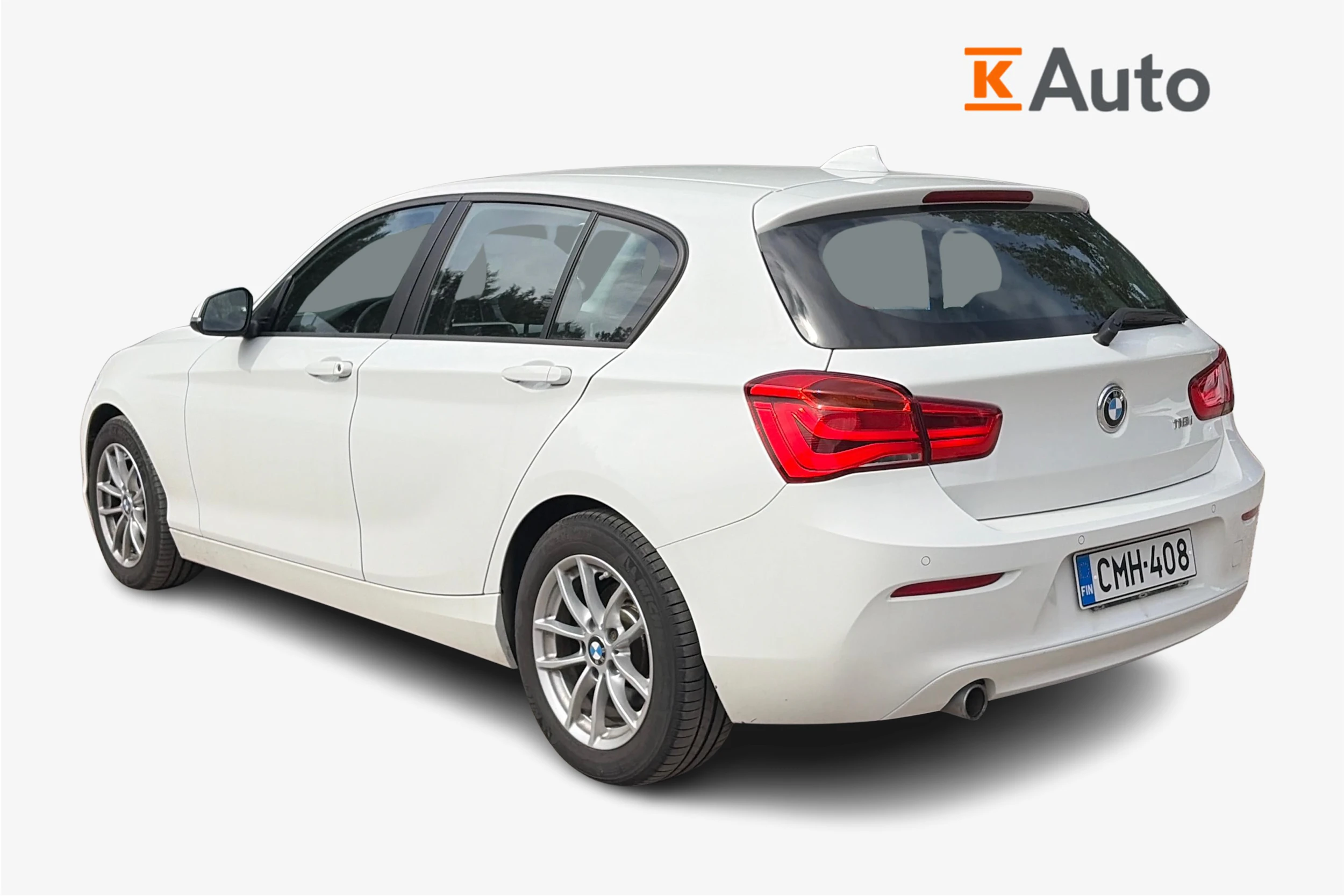 valkoinen BMW 118 2019 kuva 2.