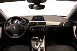 valkoinen BMW 118 2019 kuva 7.