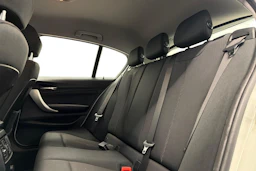 valkoinen BMW 118 2019 kuva 8.