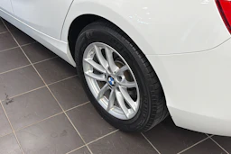 valkoinen BMW 118 2019 kuva 10.