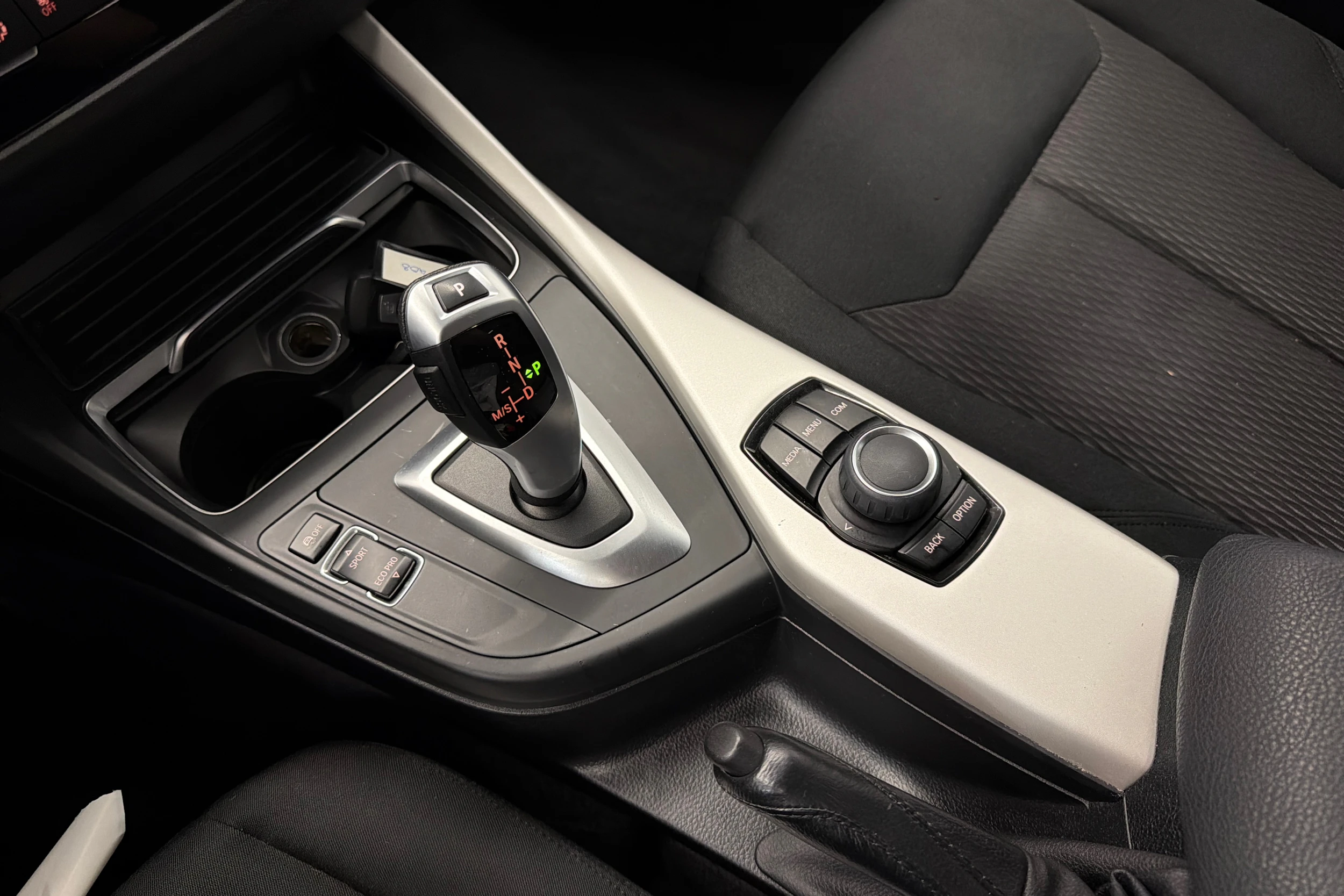 valkoinen BMW 118 2019 kuva 19.