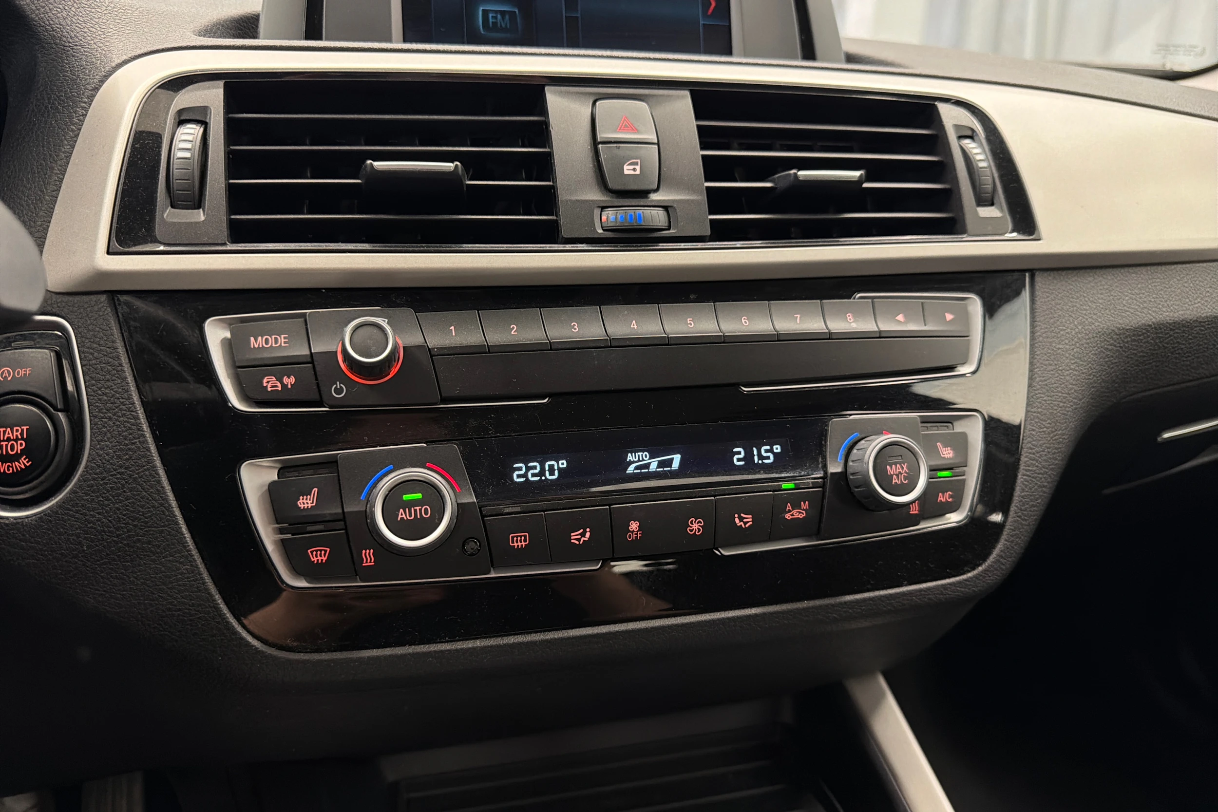 valkoinen BMW 118 2019 kuva 20.