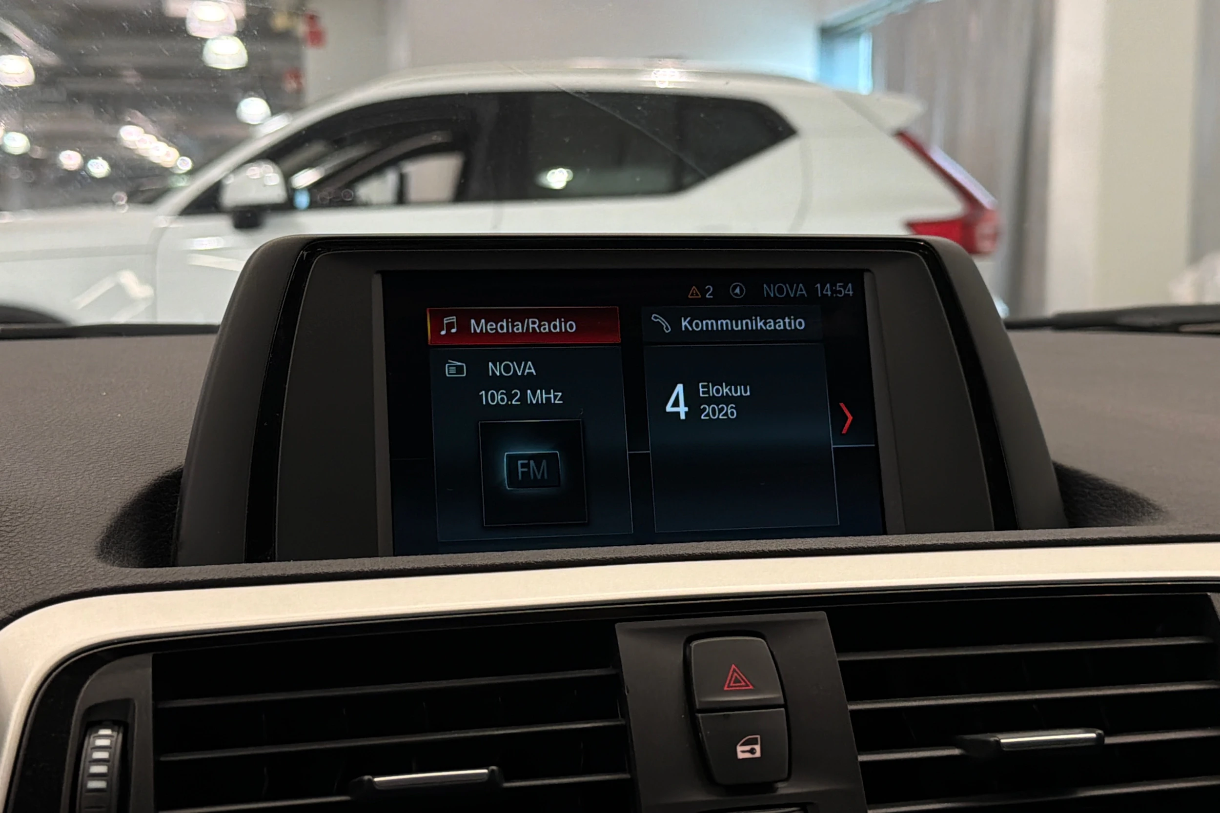 valkoinen BMW 118 2019 kuva 21.