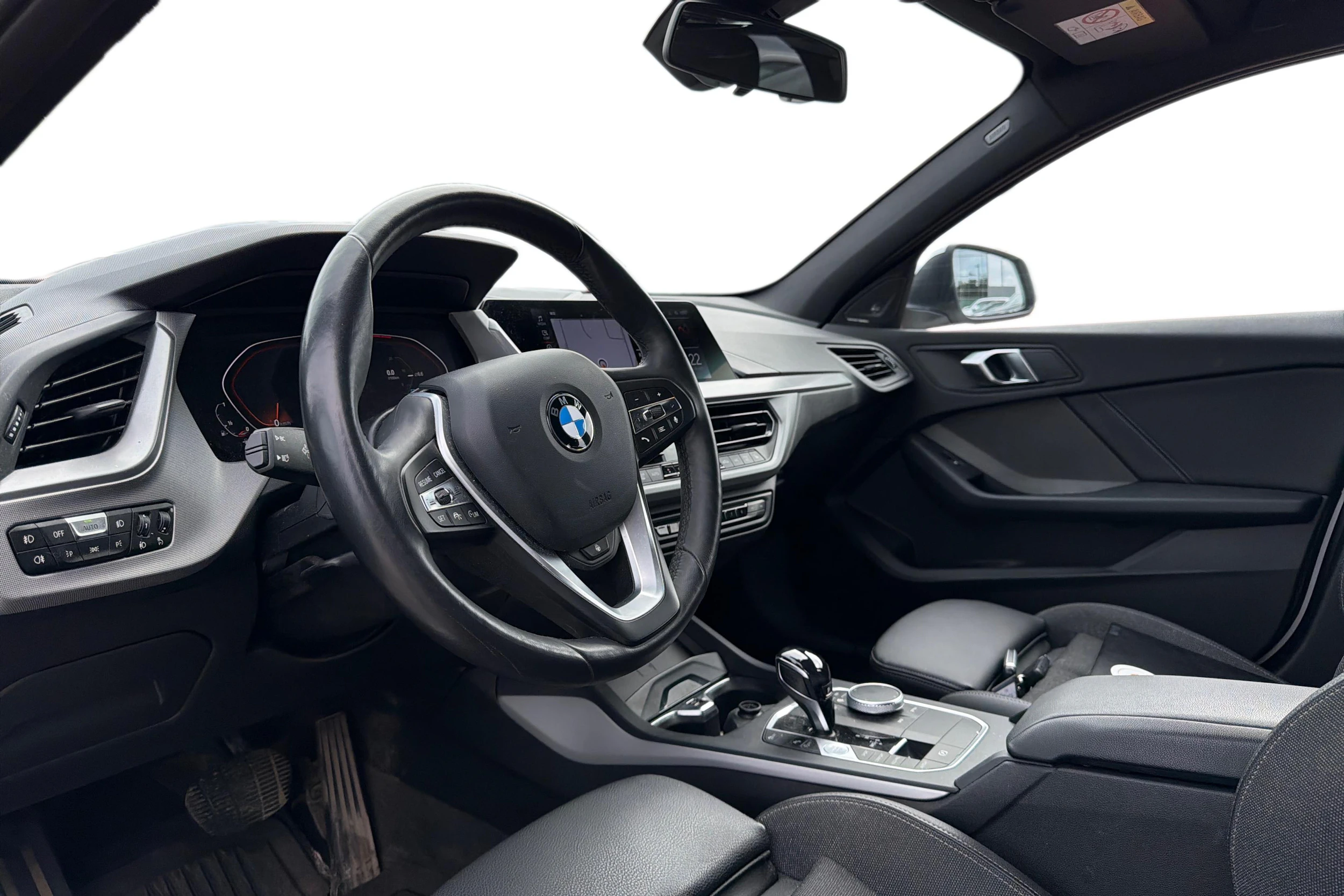 met. valkoinen BMW 118 2019 kuva 3.