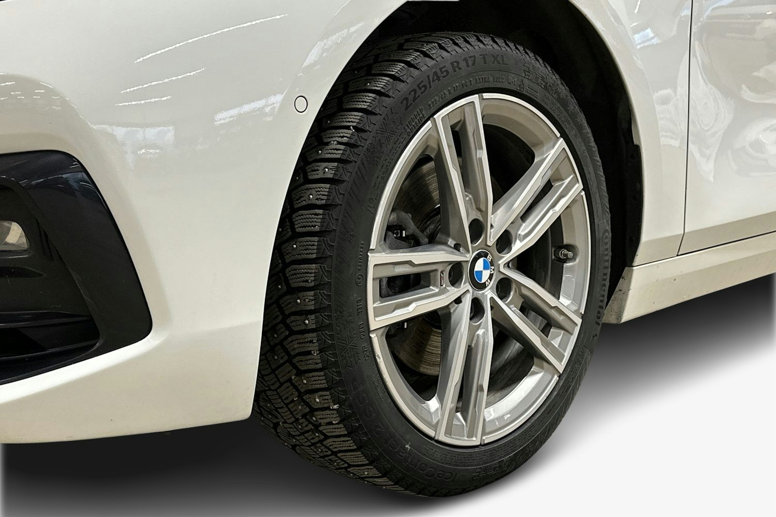 valkoinen BMW 118 2020 kuva 11.