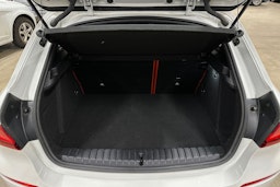 valkoinen BMW 118 2020 kuva 29.