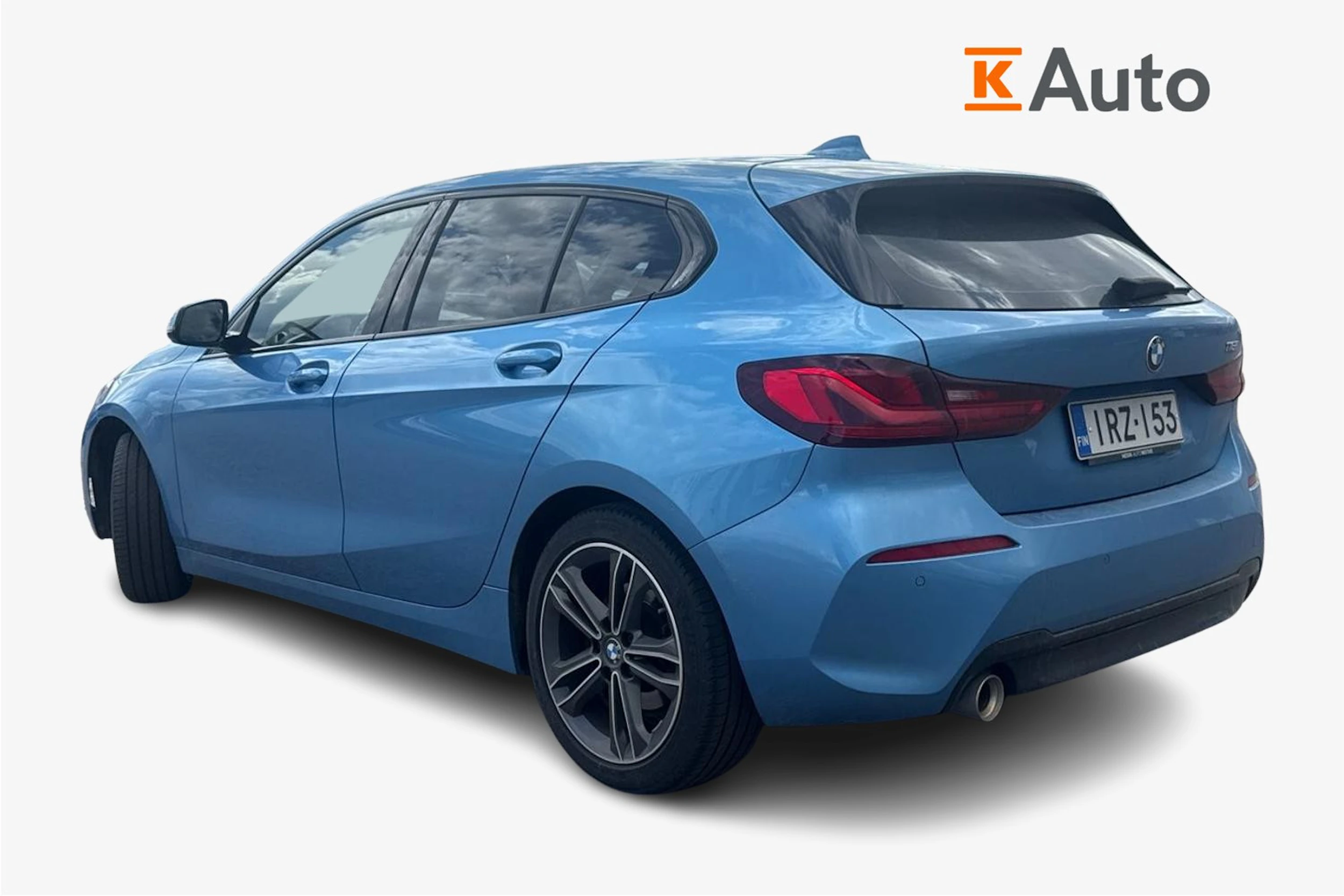sininen BMW 118 2020 kuva 2.