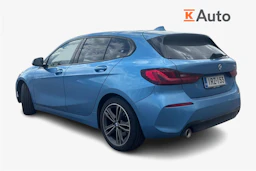 sininen BMW 118 2020 kuva 2.