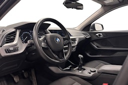 Musta BMW 118 2021 kuva 7.