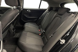 Musta BMW 118 2021 kuva 10.