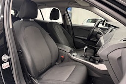 Musta BMW 118 2021 kuva 13.