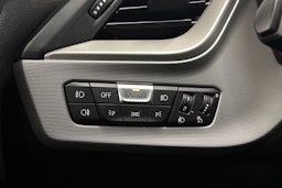 Musta BMW 118 2021 kuva 19.