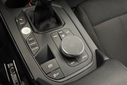 Musta BMW 118 2021 kuva 21.