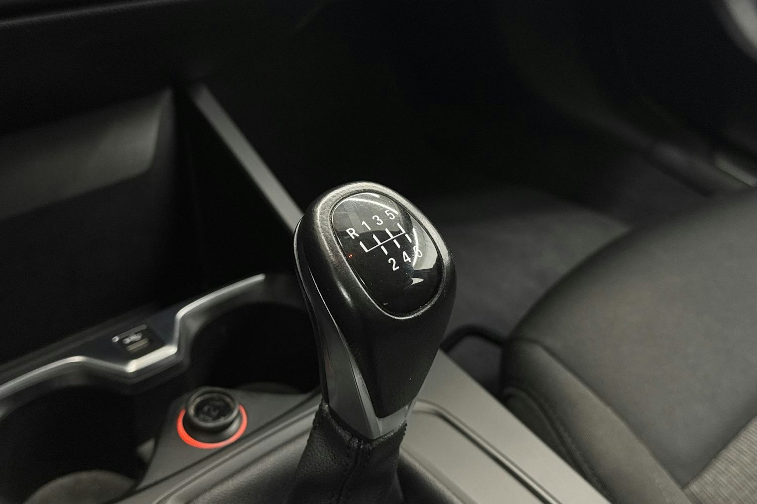 Musta BMW 118 2021 kuva 22.