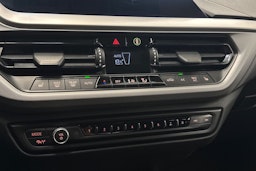 Musta BMW 118 2021 kuva 24.