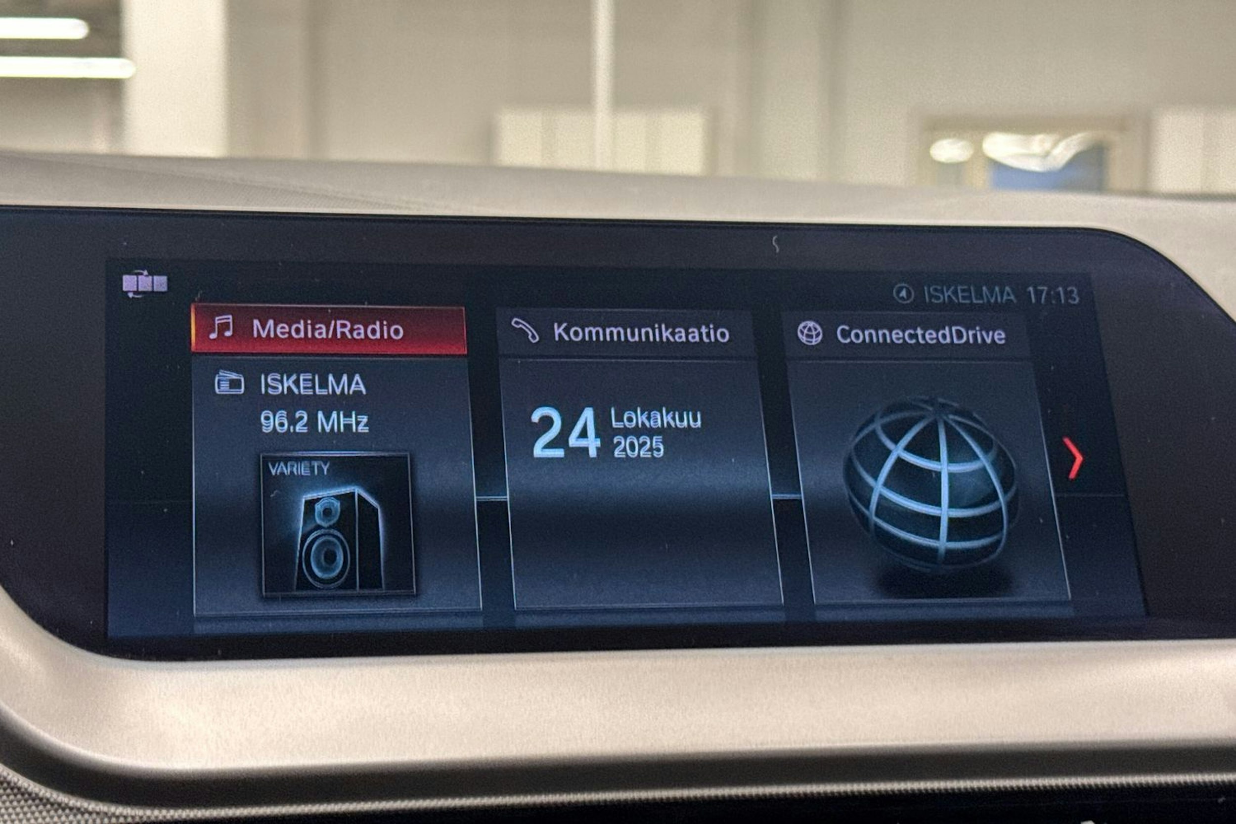 Musta BMW 118 2021 kuva 25.