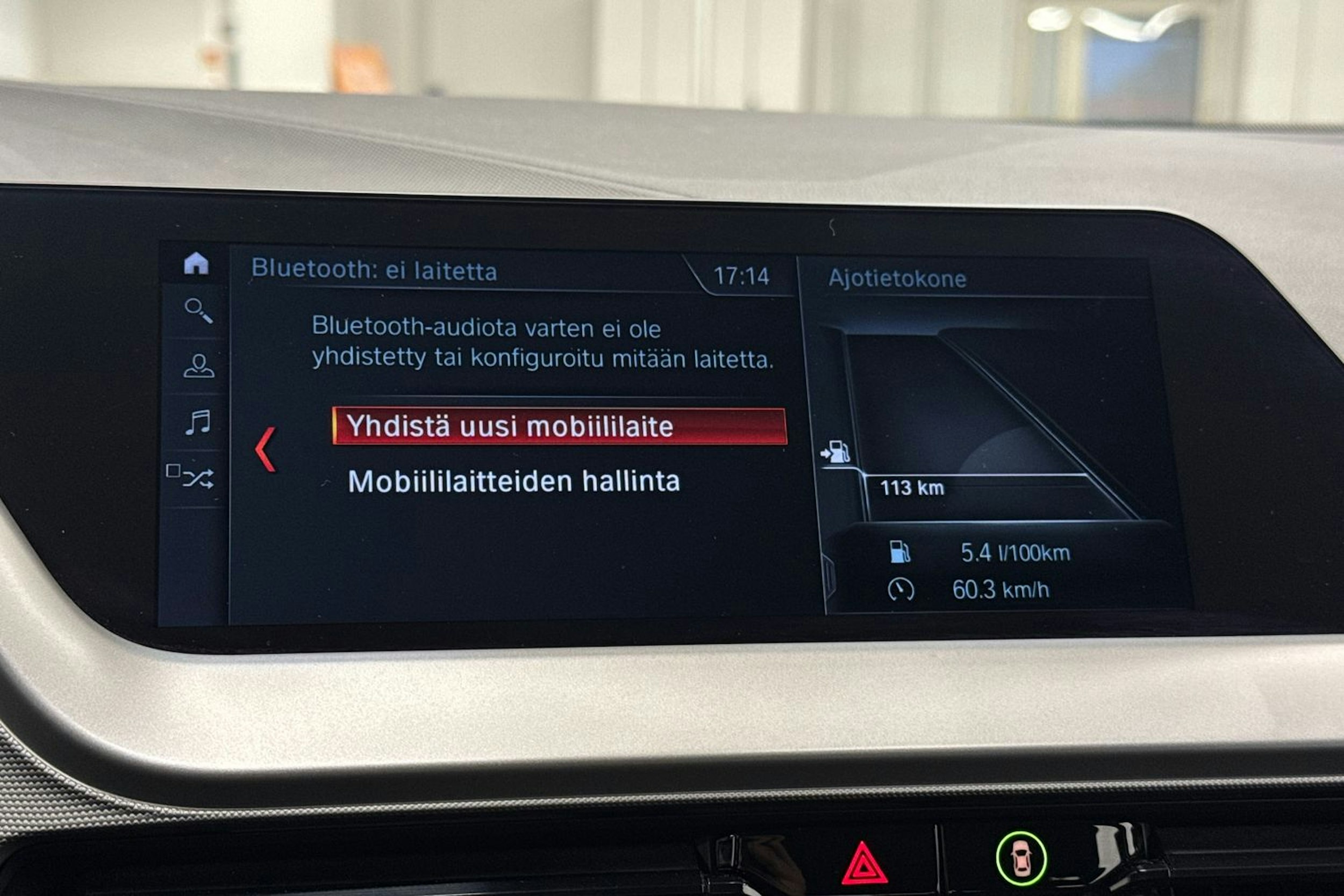 Musta BMW 118 2021 kuva 28.