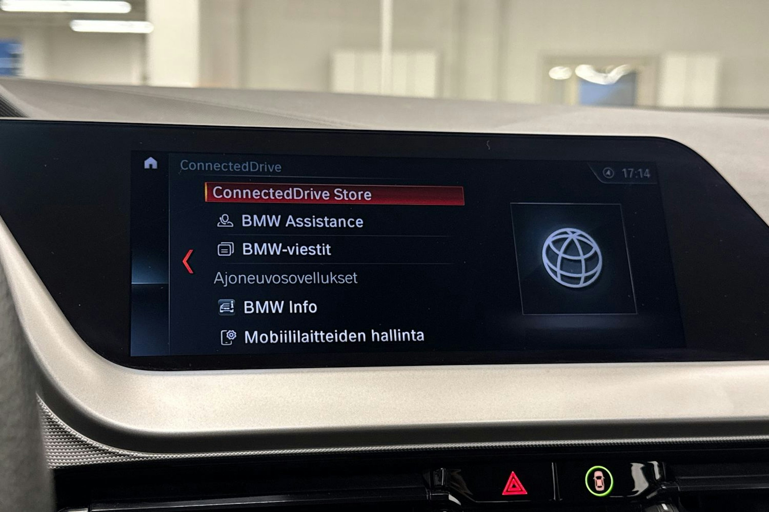 Musta BMW 118 2021 kuva 29.