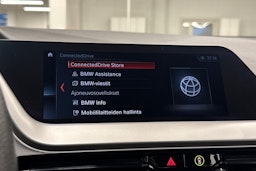 Musta BMW 118 2021 kuva 29.