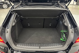 Musta BMW 118 2021 kuva 35.