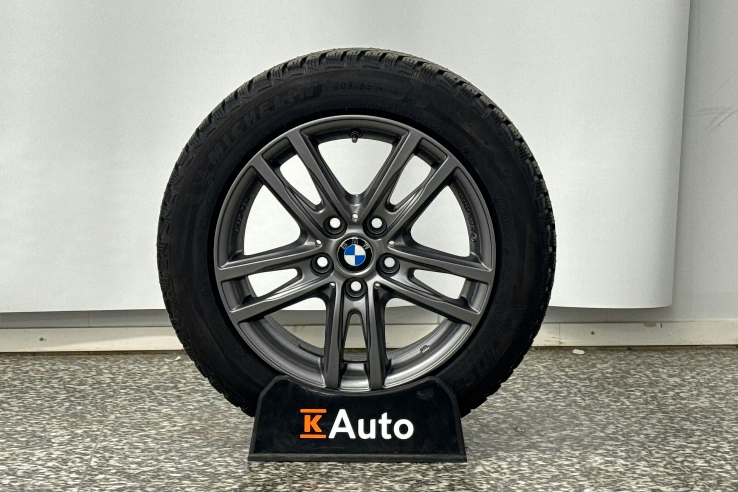 Musta BMW 118 2021 kuva 38.