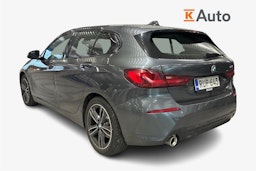 Harmaa BMW 118 2021 kuva 2.