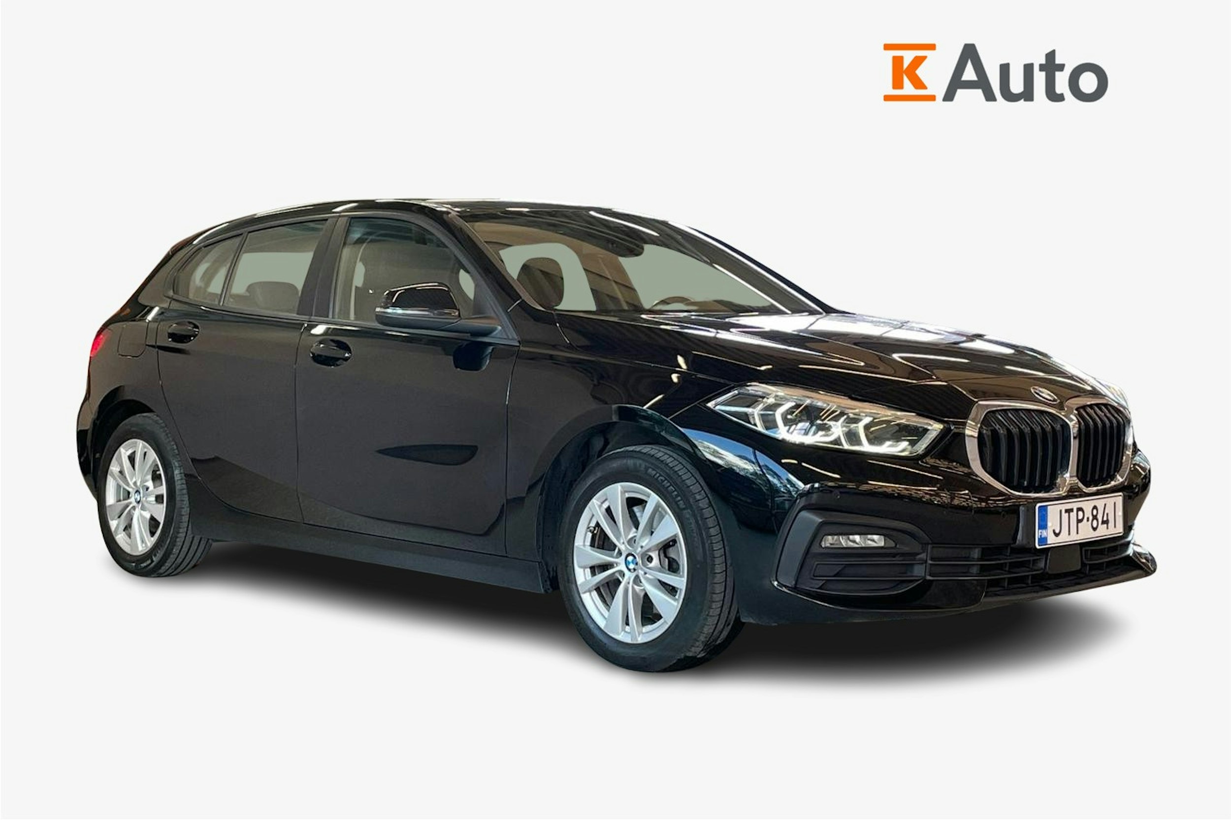 Musta BMW 118 2022 kuva 1.