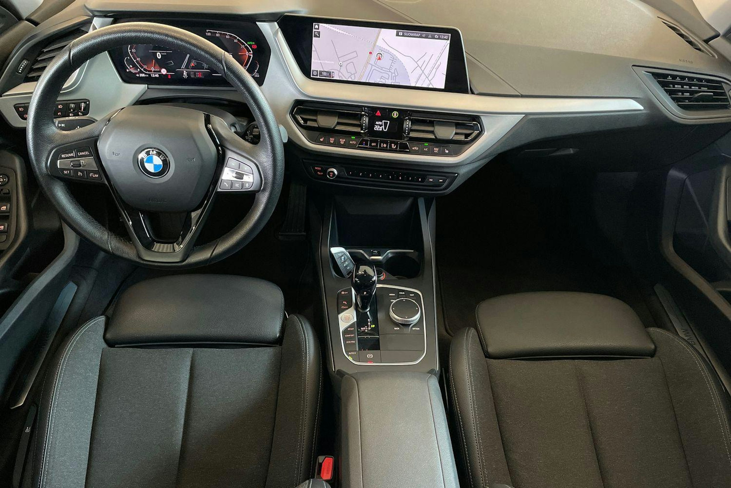 Musta BMW 118 2022 kuva 9.