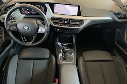 Musta BMW 118 2022 kuva 9.